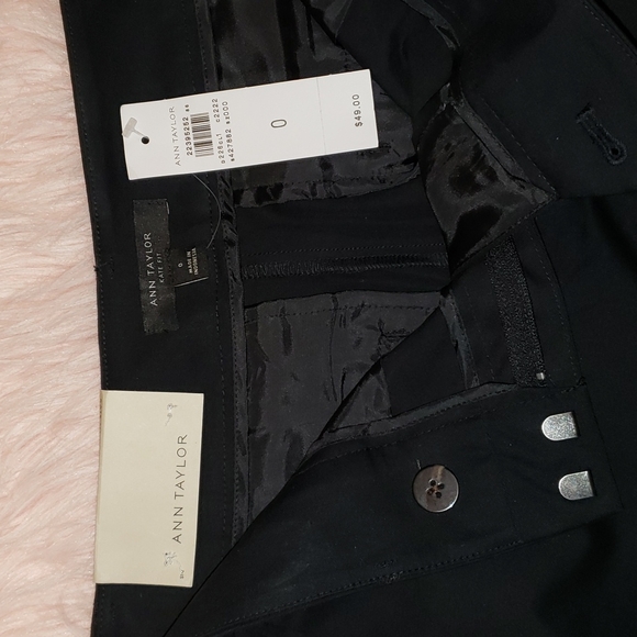 NEW! Ann Taylor black Bermuda shorts - Picture 4 of 8